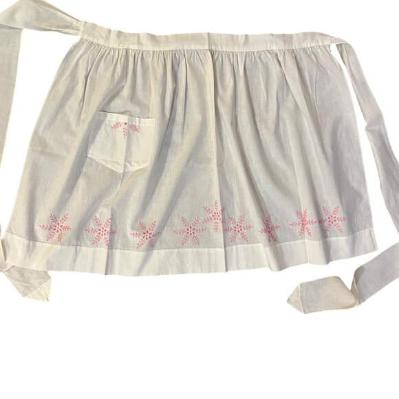 Vintage White Half Apron w/ Pink Embroidery – Handmade – Women’s Kitchen - Picture 4 of 13